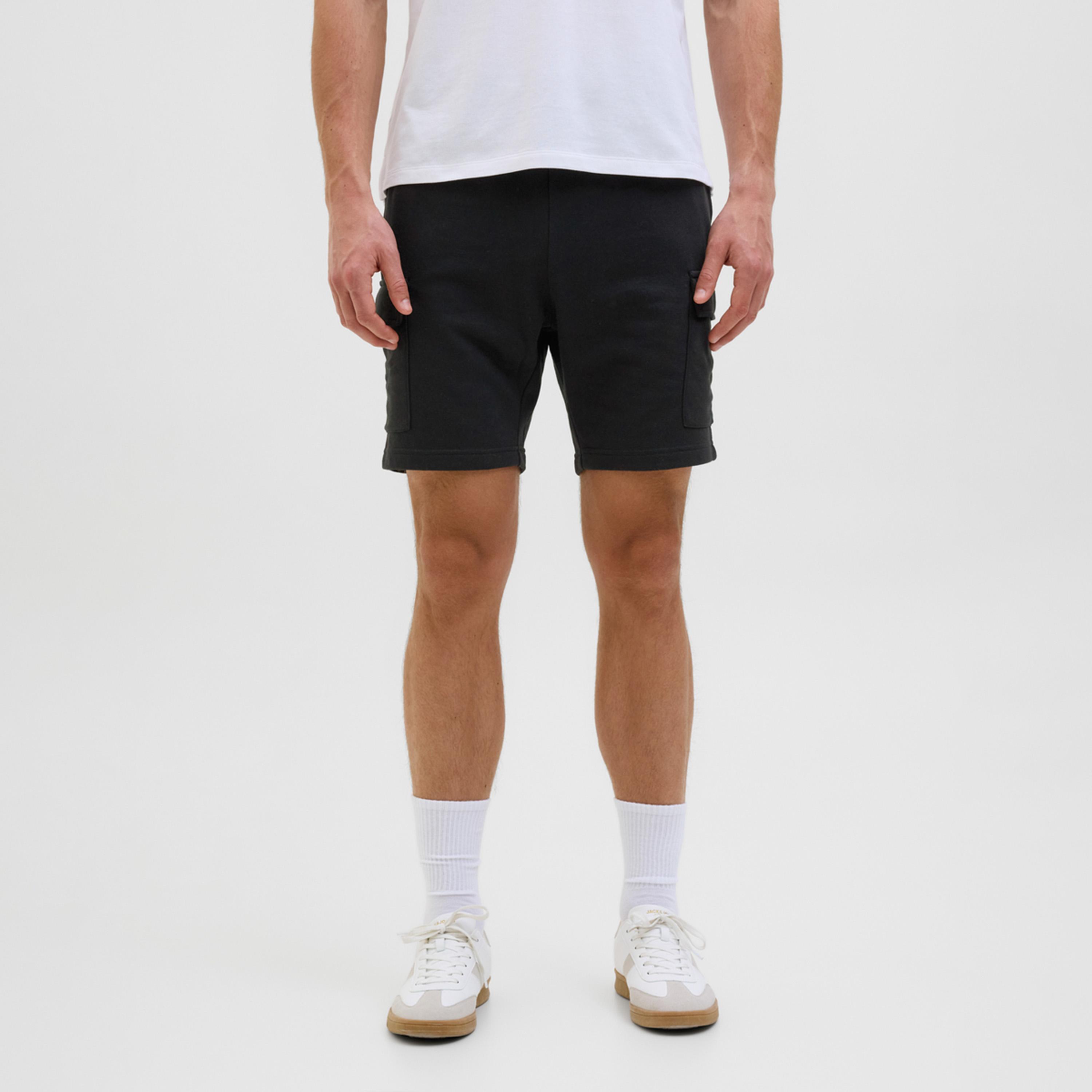 ريبيل × ستايلي - شورت كارغو متوسط الارتفاع بقصّة عادية-men-clothing-bottoms-shorts-image-1