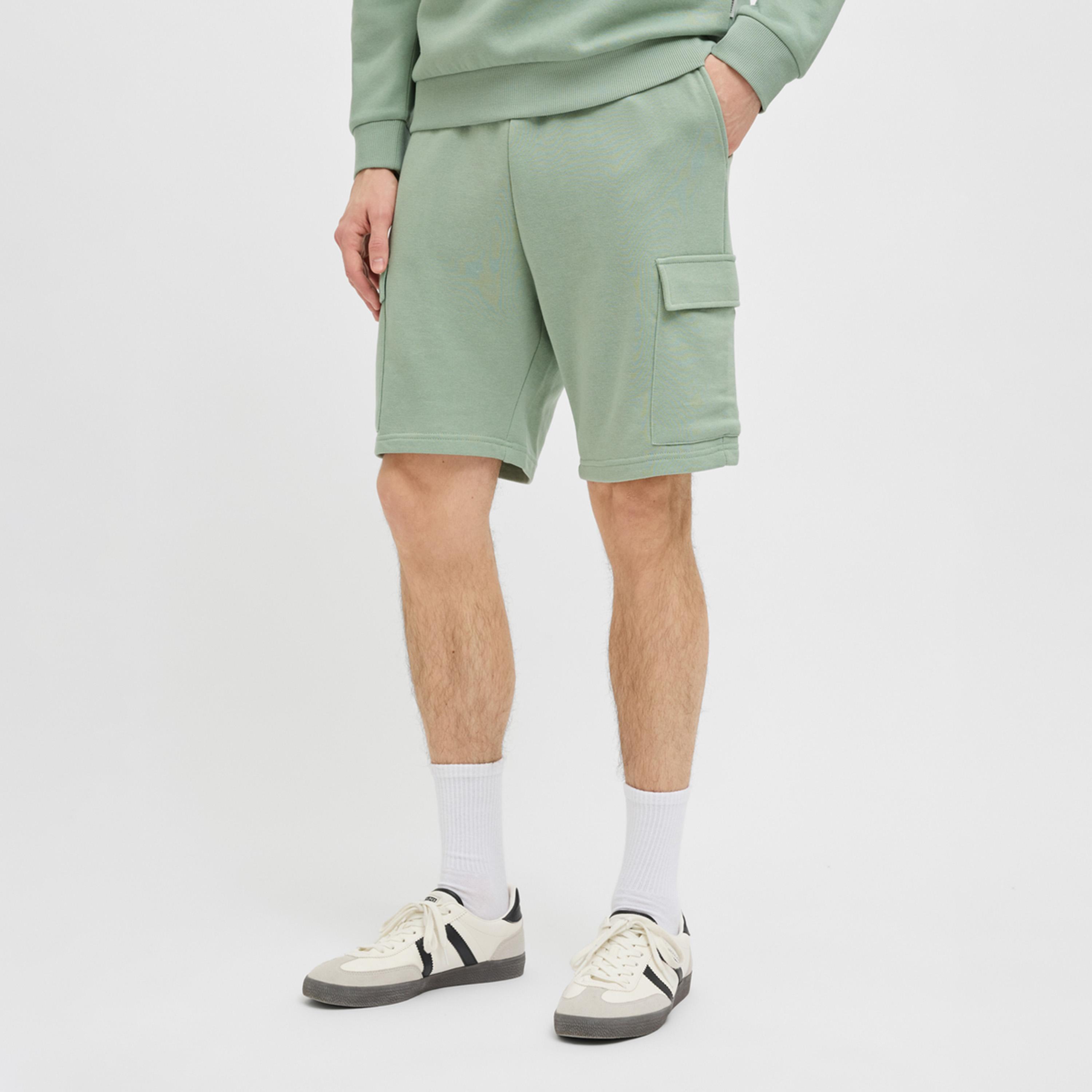ريبيل × ستايلي - شورت كارجو بقصّة عادية مع رباط-men-clothing-bottoms-shorts-image-1