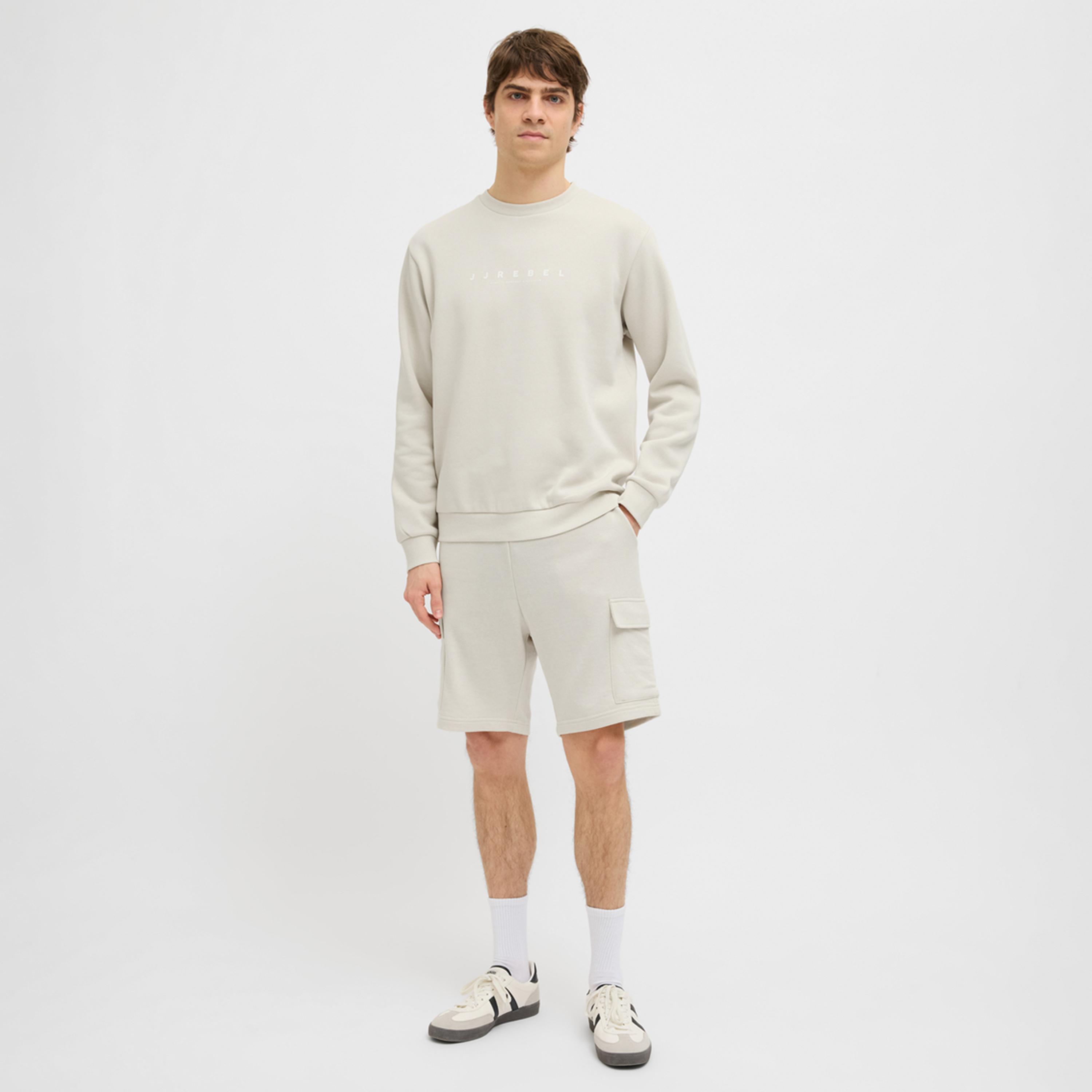 ريبيل × ستايلي - شورت كارجو بقصّة عادية مع رباط-men-clothing-bottoms-shorts-image-2