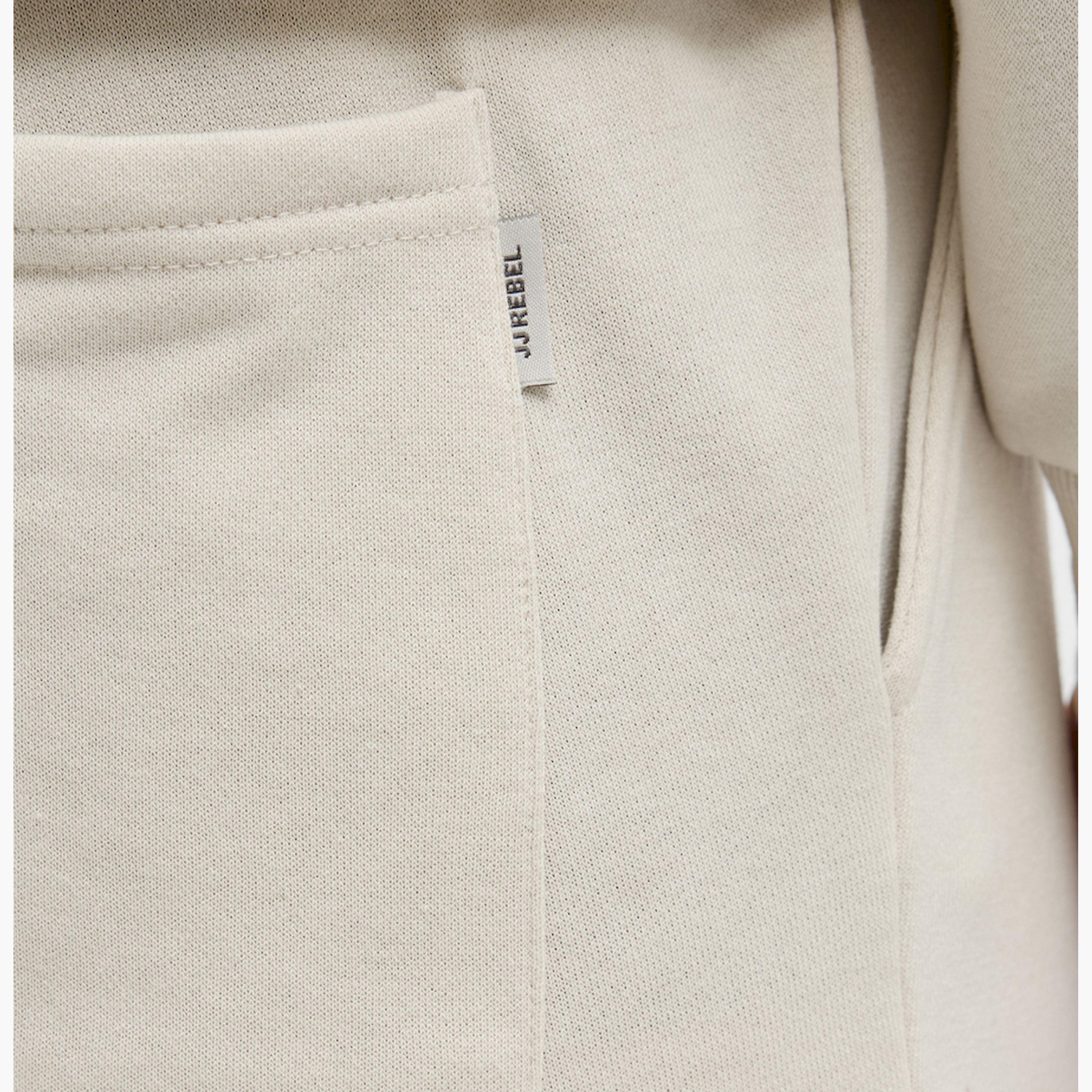 ريبيل × ستايلي - شورت كارجو بقصّة عادية مع رباط-men-clothing-bottoms-shorts-image-5