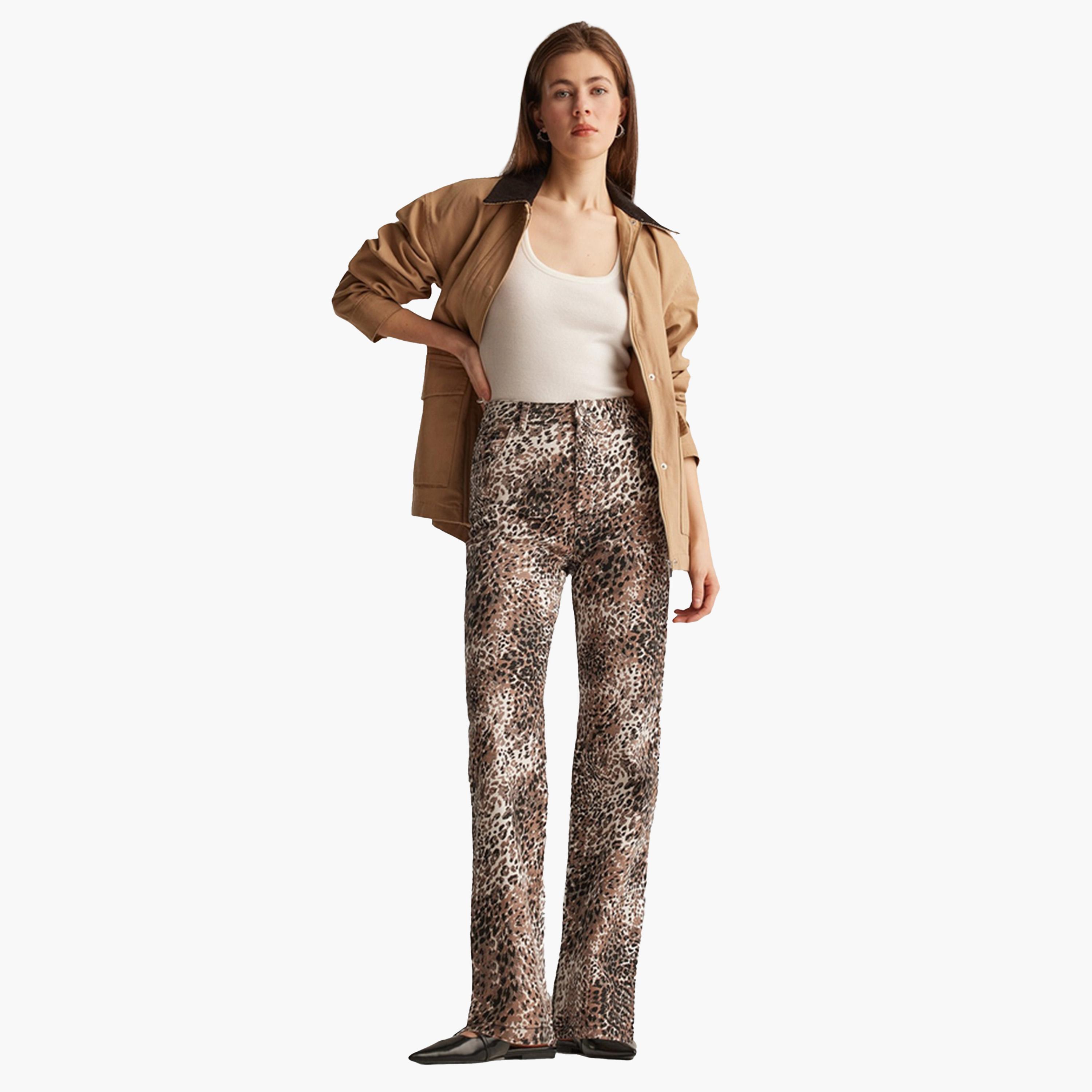 ديفاكتو × ستايلي-  بنطال ضيق بخصر عالٍ بطبعة جلد النمر باللون الأسود-women-clothing-bottoms-trousers-image-1