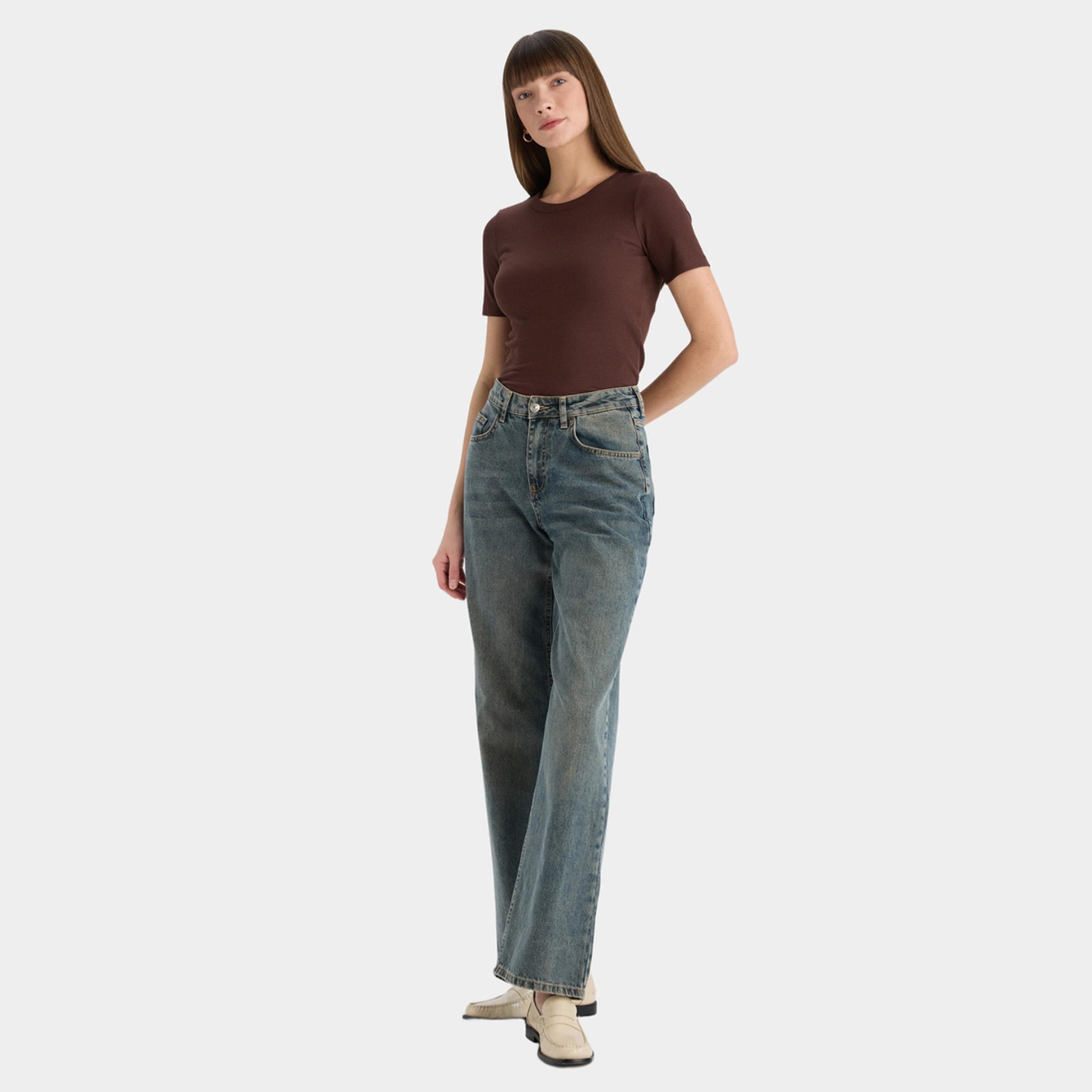 ديفاكتو × ستايلي - تي شيرت نسائي بني مضلع بأكمام قصيرة-women-clothing-tshirts-image-2