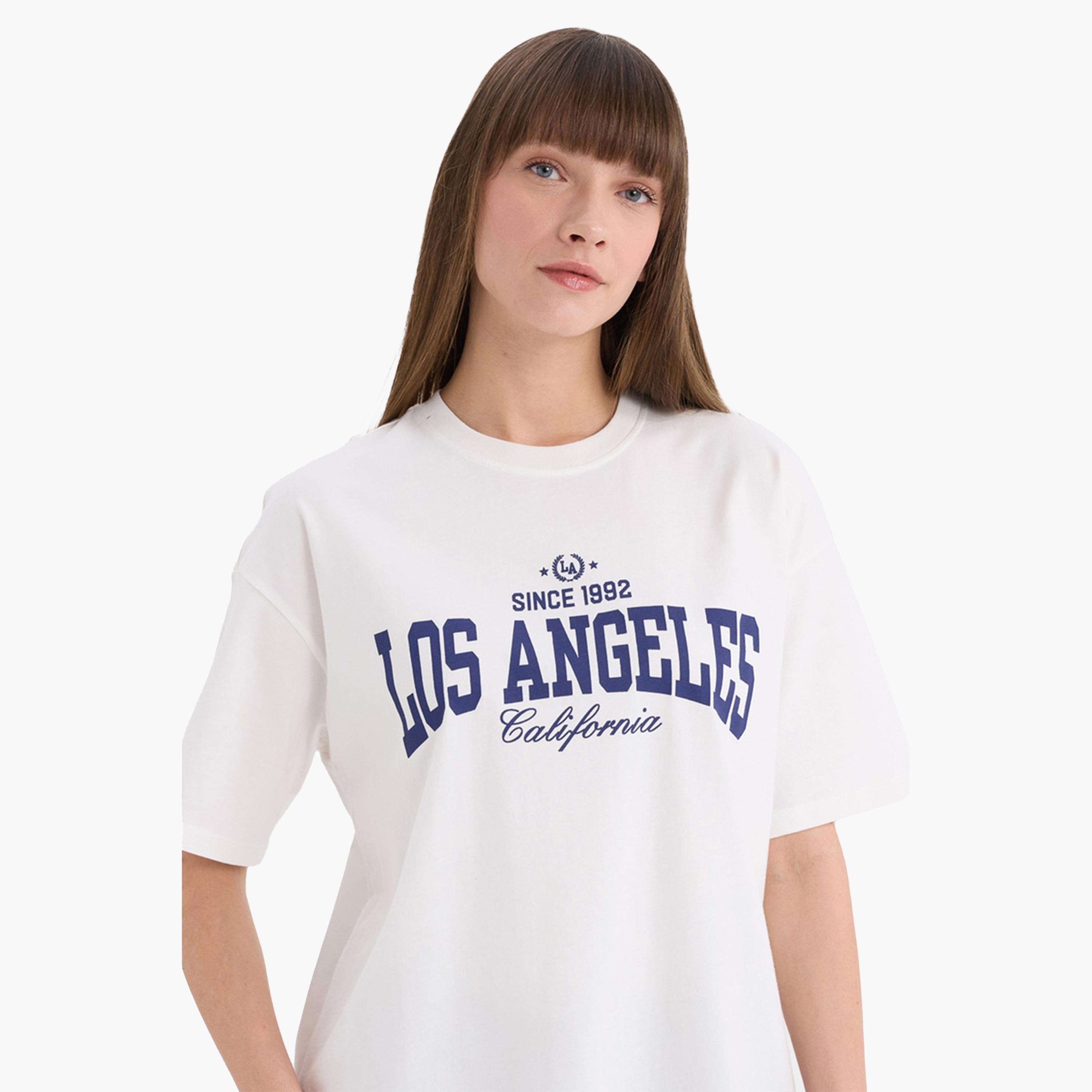 ديفاكتو × ستايلي - تي شيرت نسائي كاجوال كبير الحجم مطبوع برقبة دائرية-women-clothing-tshirts-image-6