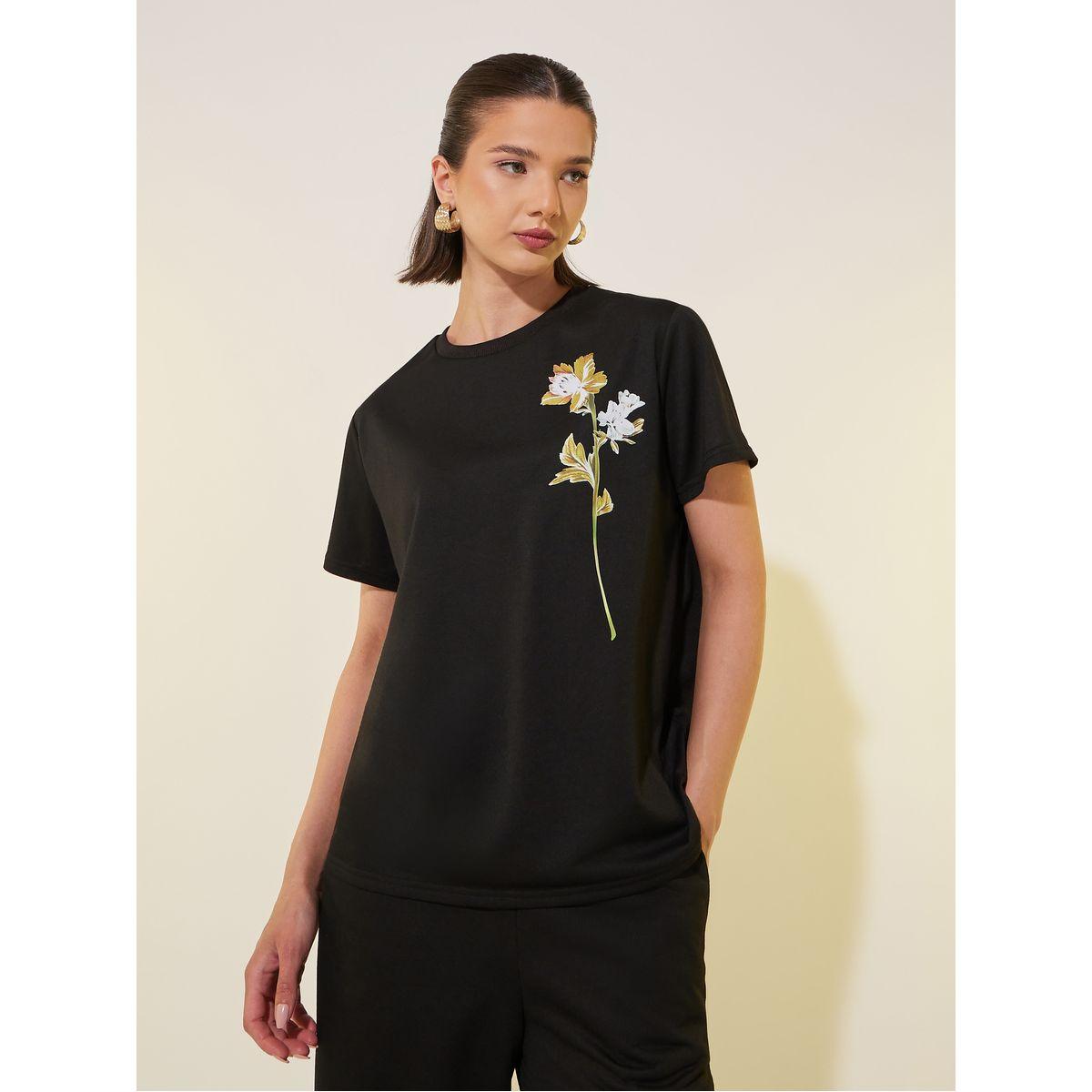 Styli Graphic Printed Short Sleeve T-Shirt and Pants Co-Ords-women-clothing-coordsets-image-2