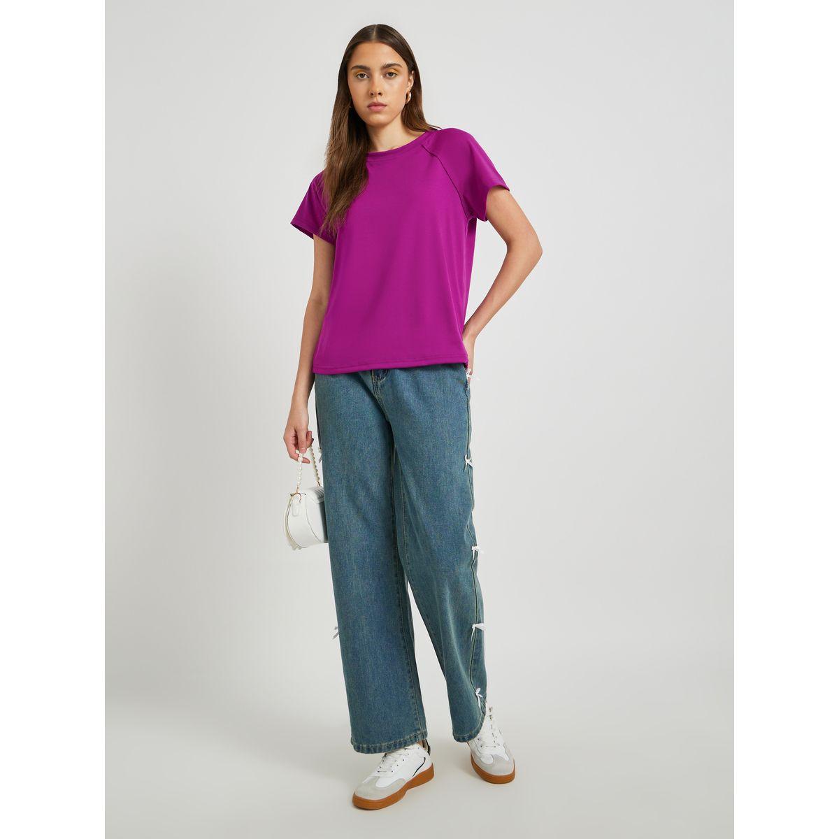 Styli Solid Seam Detail Round Neck T-Shirt-women-clothing-tshirts-image-2