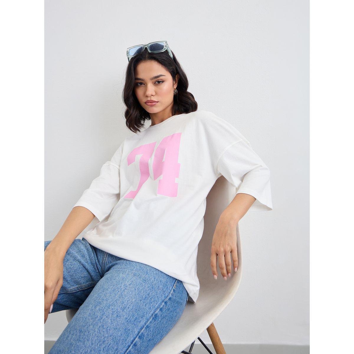 تيشيرت فضفاض بطبعة جرافيك وأكتاف مبالغ فيها-women-clothing-tshirts-image-5