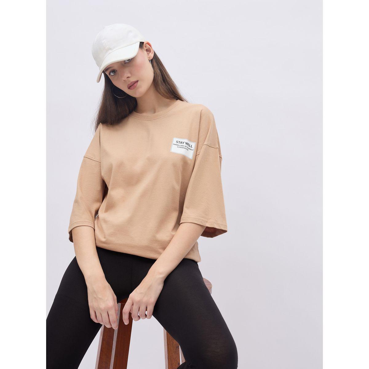 تيشيرت فضفاض مُطبع بأكتاف مُنخفضة-women-clothing-tshirts-image-6