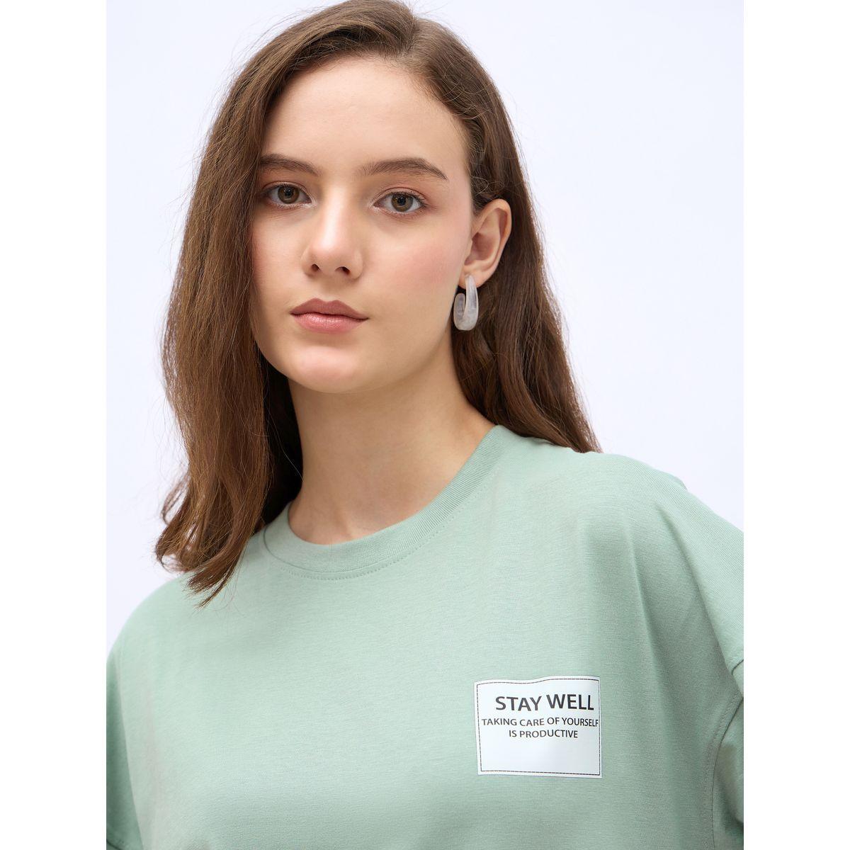 تيشيرت فضفاض طويل مزين بشارة-women-clothing-tshirts-image-4