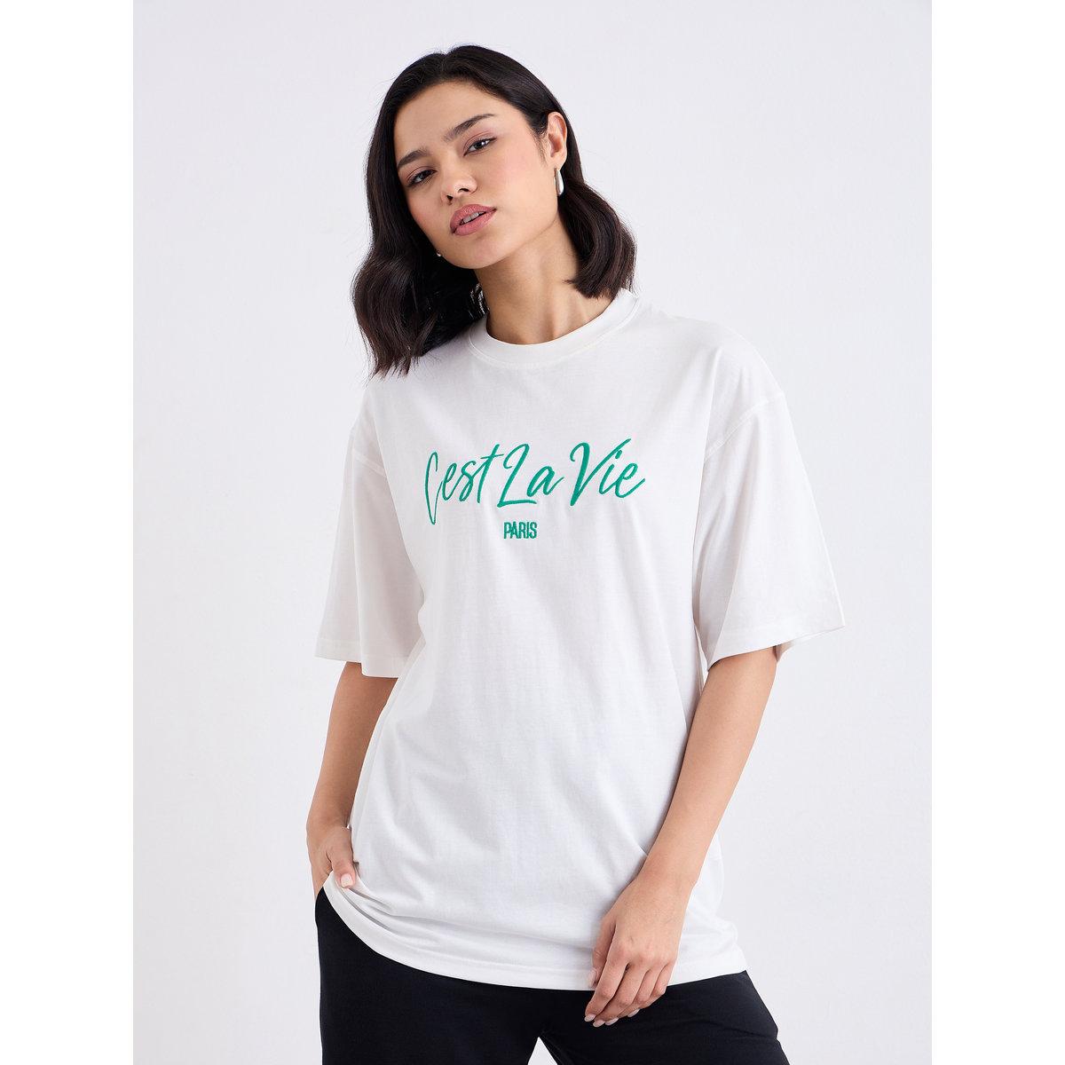 تيشيرت فضفاض بتفاصيل كتابة مُطرزة-women-clothing-tshirts-image-2