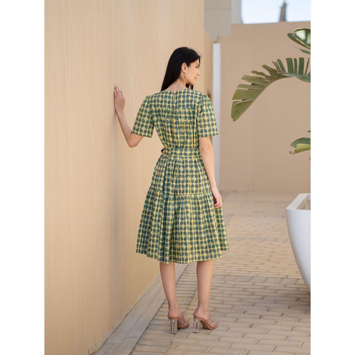 فستان بطول الركبة مطبع بالكامل مع كسرات-women-clothing-dresses-image-3