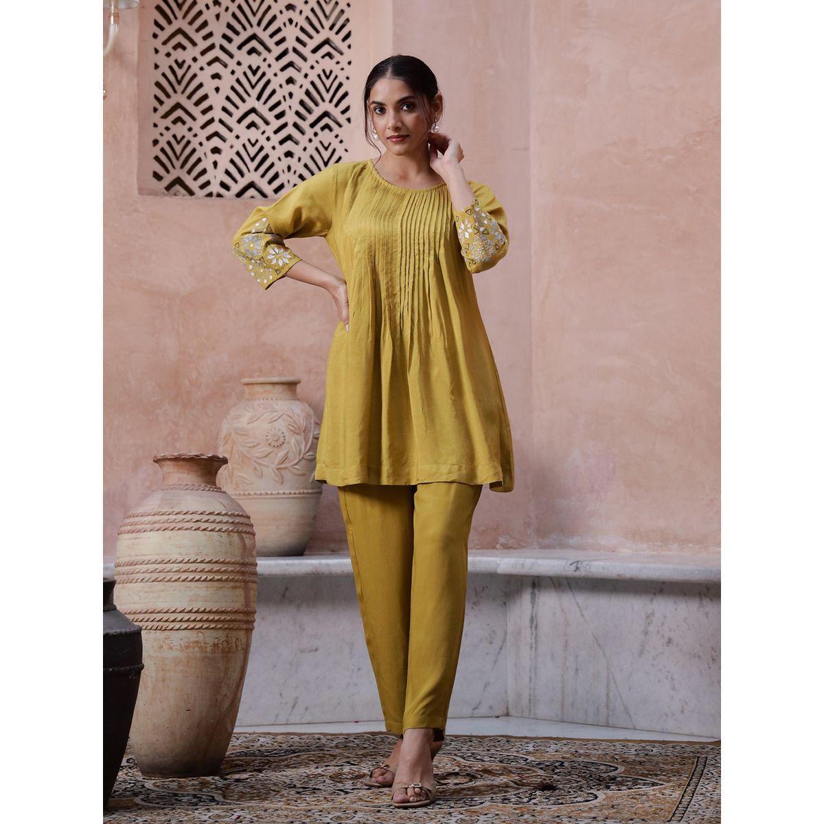 Sanskrutihomes Round Neck Floral Embroidered Longline Top and Pants Co-Ords-women-clothing-coordsets-image-4