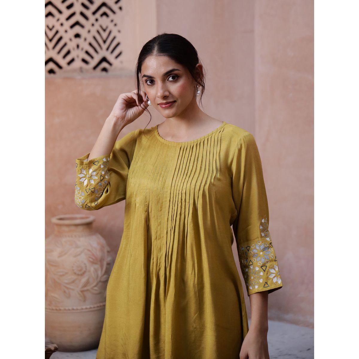 Sanskrutihomes Round Neck Floral Embroidered Longline Top and Pants Co-Ords-women-clothing-coordsets-image-5