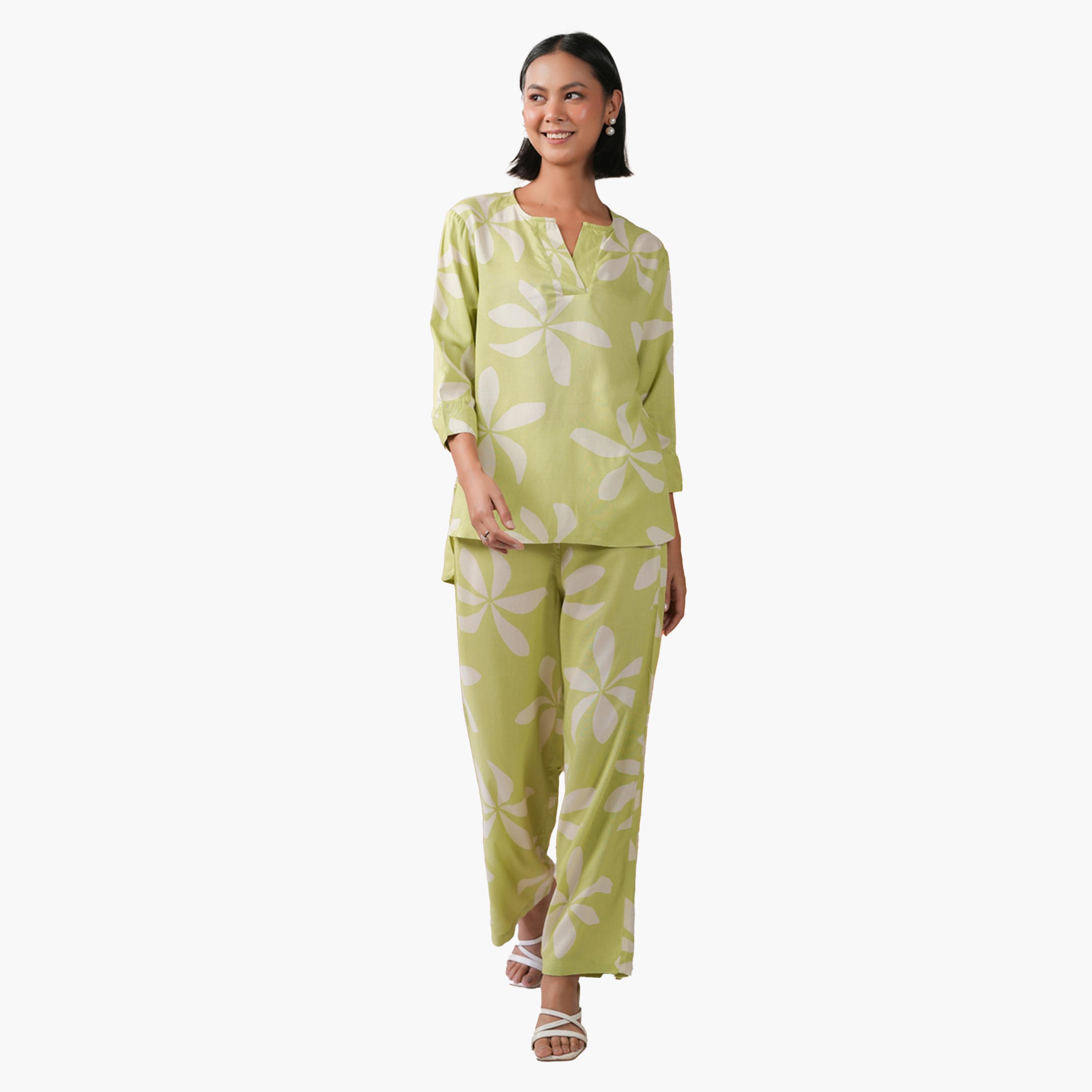 Sanskrutihomes X Styli Floral Printed Notch Neck Top and Pants Co-Ords-women-clothing-coordsets-image-1