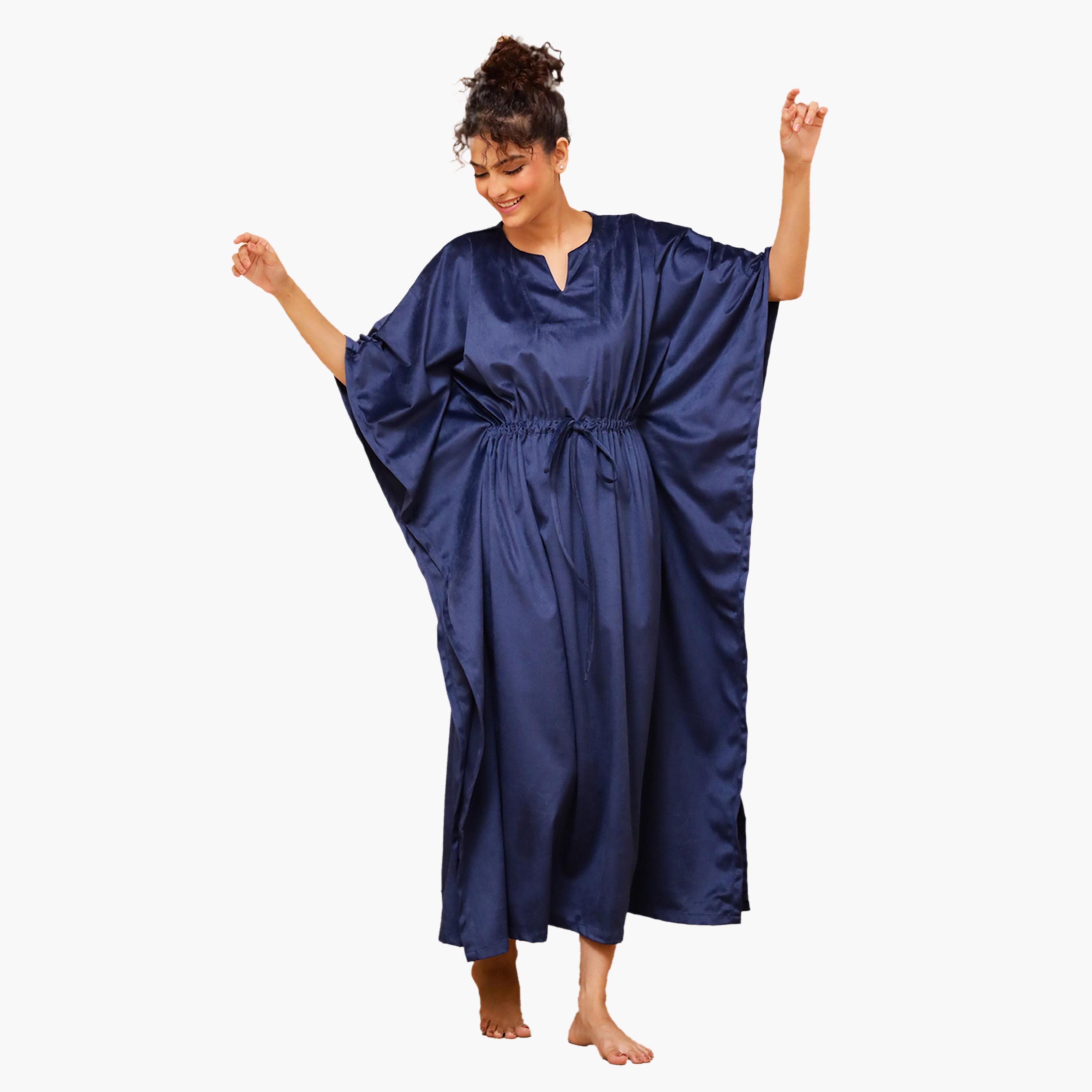 سانسكروتي هومز × ستايلي - فستان نوم قفطان بمظهر مخملي مع رباط خصر-women-clothing-nightwear-nighties-image-4