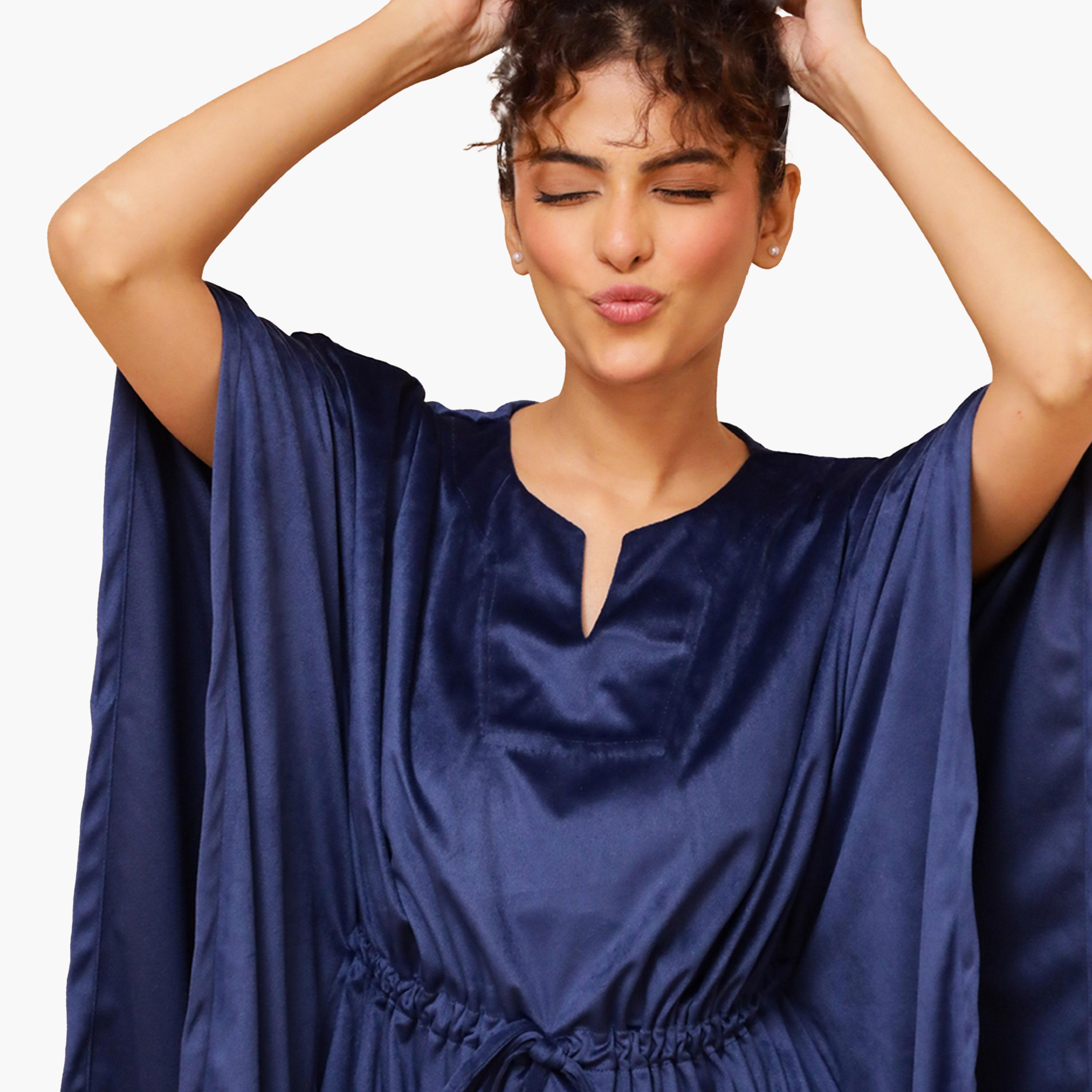 سانسكروتي هومز × ستايلي - فستان نوم قفطان بمظهر مخملي مع رباط خصر-women-clothing-nightwear-nighties-image-5
