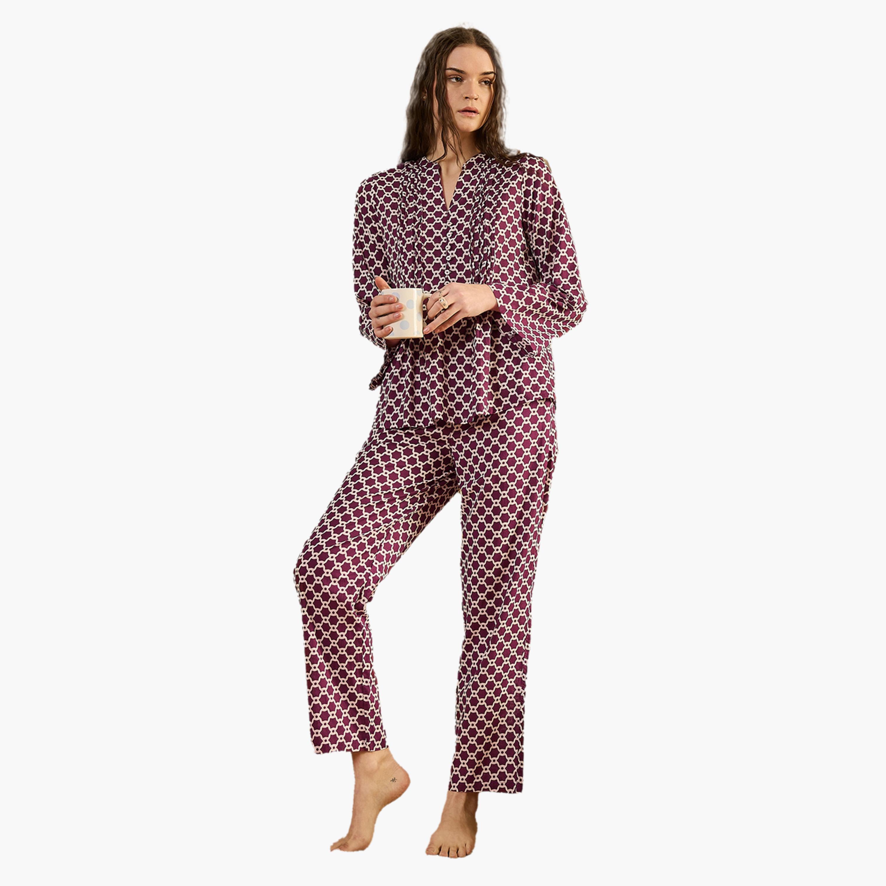 سانسكروتي هومز × ستايلي - طقم بنطال بيجاما وقميص بطبعة هندسية برقبة دائرية-women-clothing-nightwear-pyjamas-longsets-image-5