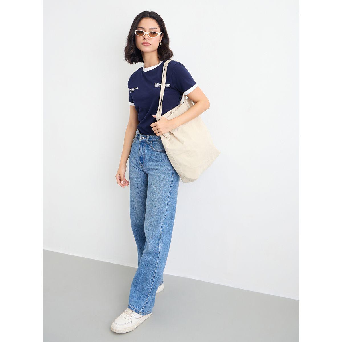 تيشيرت بطبعة كتابة وقصة عادية-women-clothing-tshirts-image-1