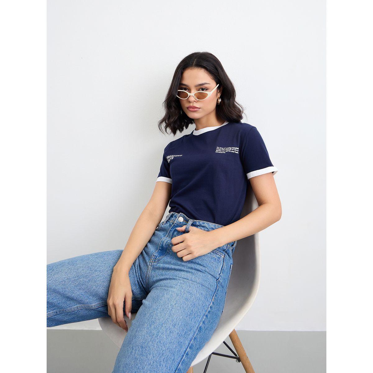 تيشيرت بطبعة كتابة وقصة عادية-women-clothing-tshirts-image-5