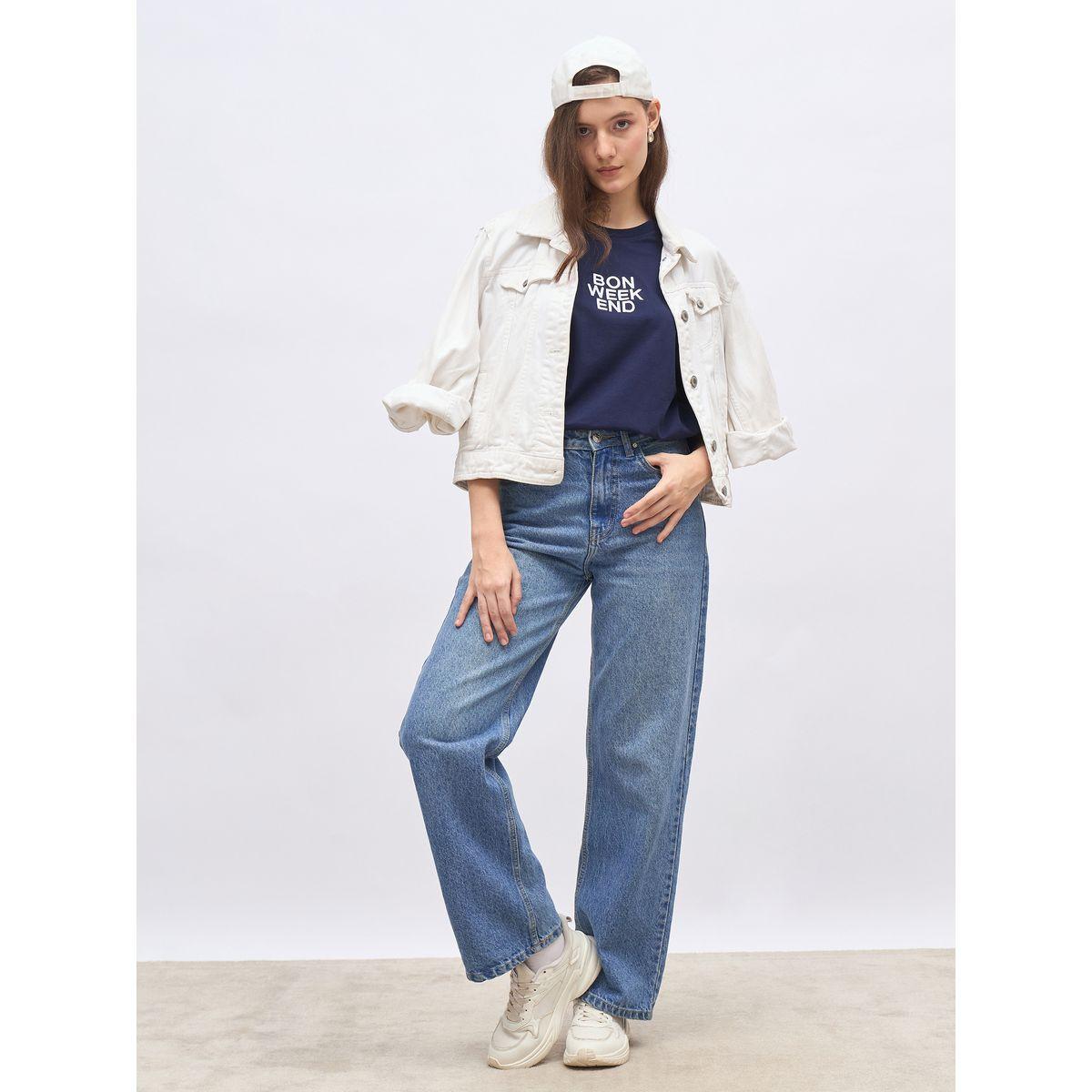 تيشيرت فضفاض بتفاصيل كتابة مُطرزة-women-clothing-tshirts-image-1