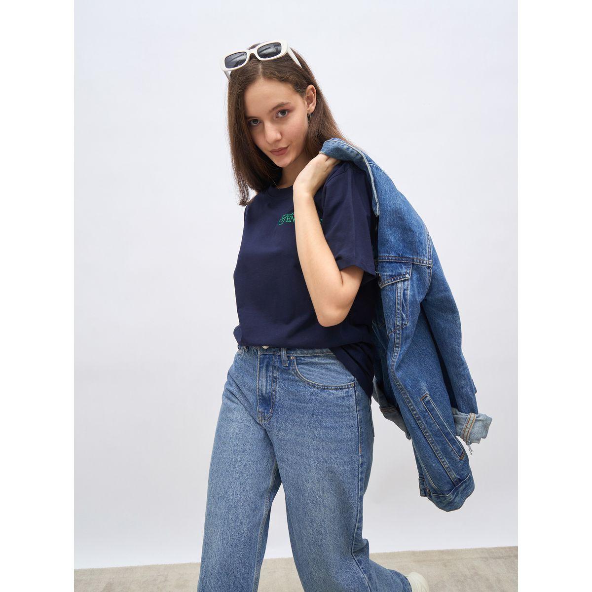 تيشيرت فضفاض طويلة بتفاصيل مُطرّزة-women-clothing-tshirts-image-6
