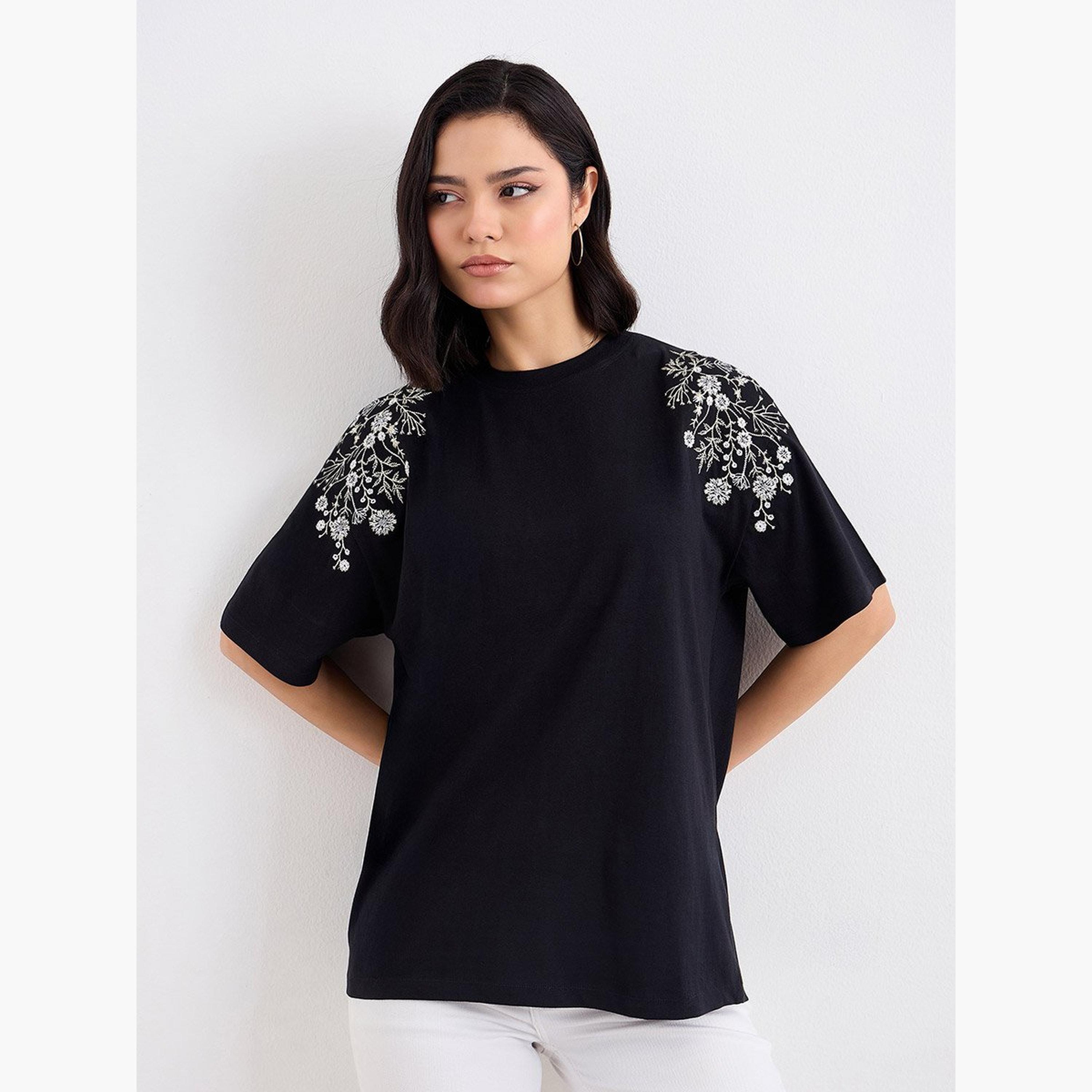 Styli Floral Embroidered Detail Oversized T-Shirt-women-clothing-tshirts-image-1