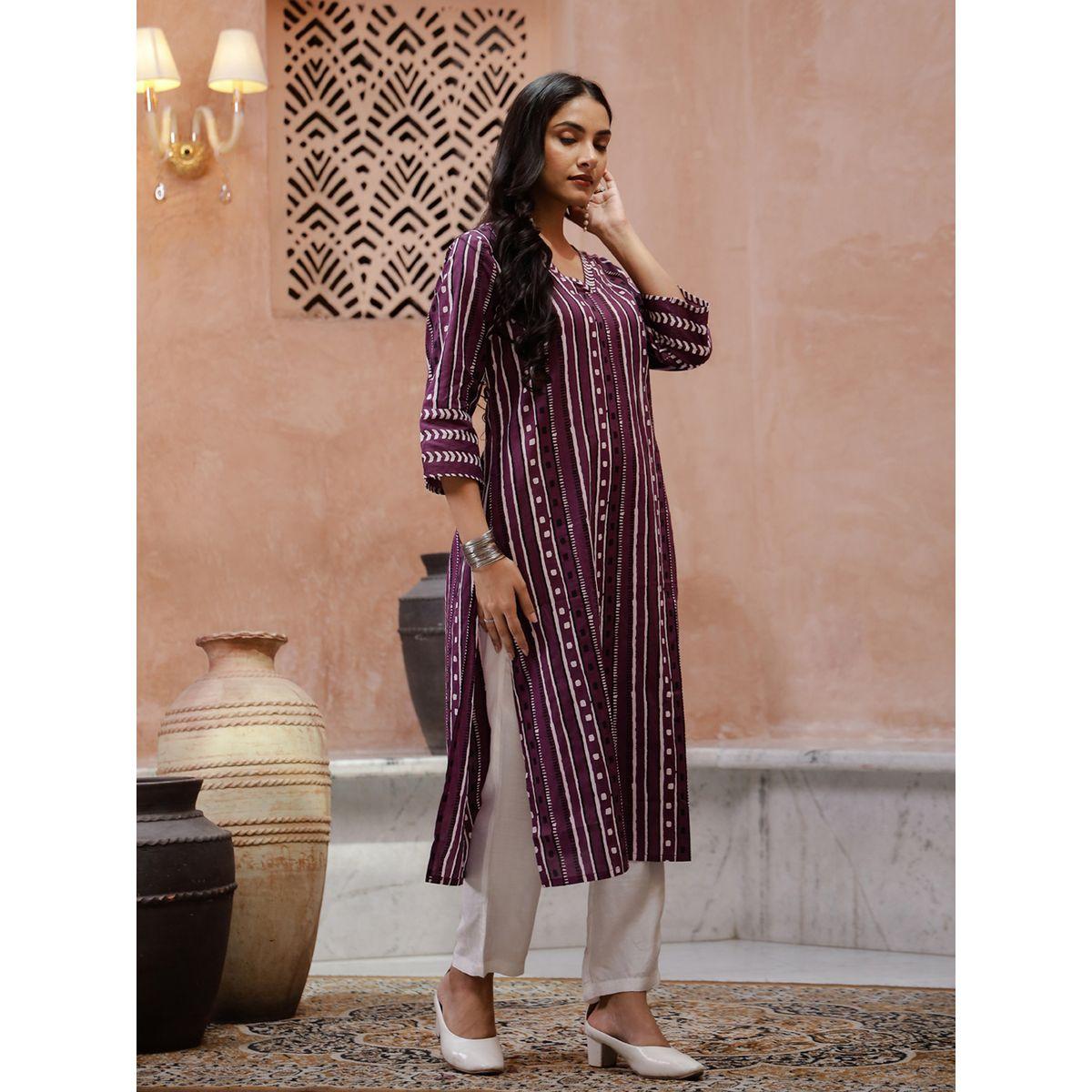 Sanskrutihomes Striped Kurta with Side Slit-women-clothing-ethnicwear-kurtas-image-4