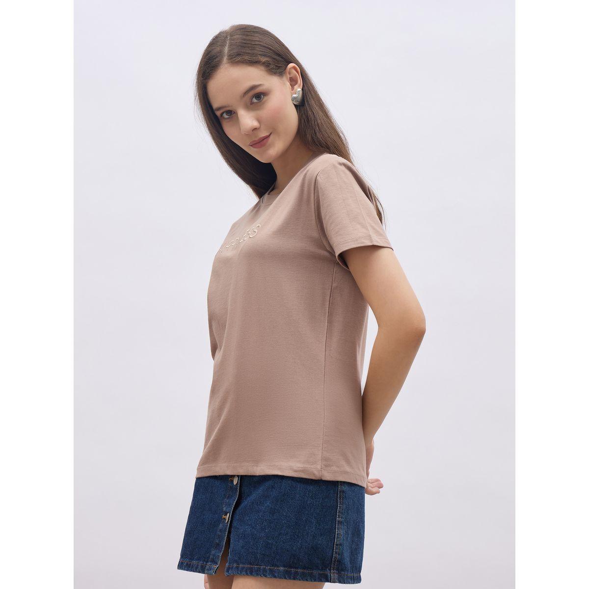 تيشيرت بتفاصيل كتابة مُطرزة مع أكمام قصيرة-women-clothing-tshirts-image-3