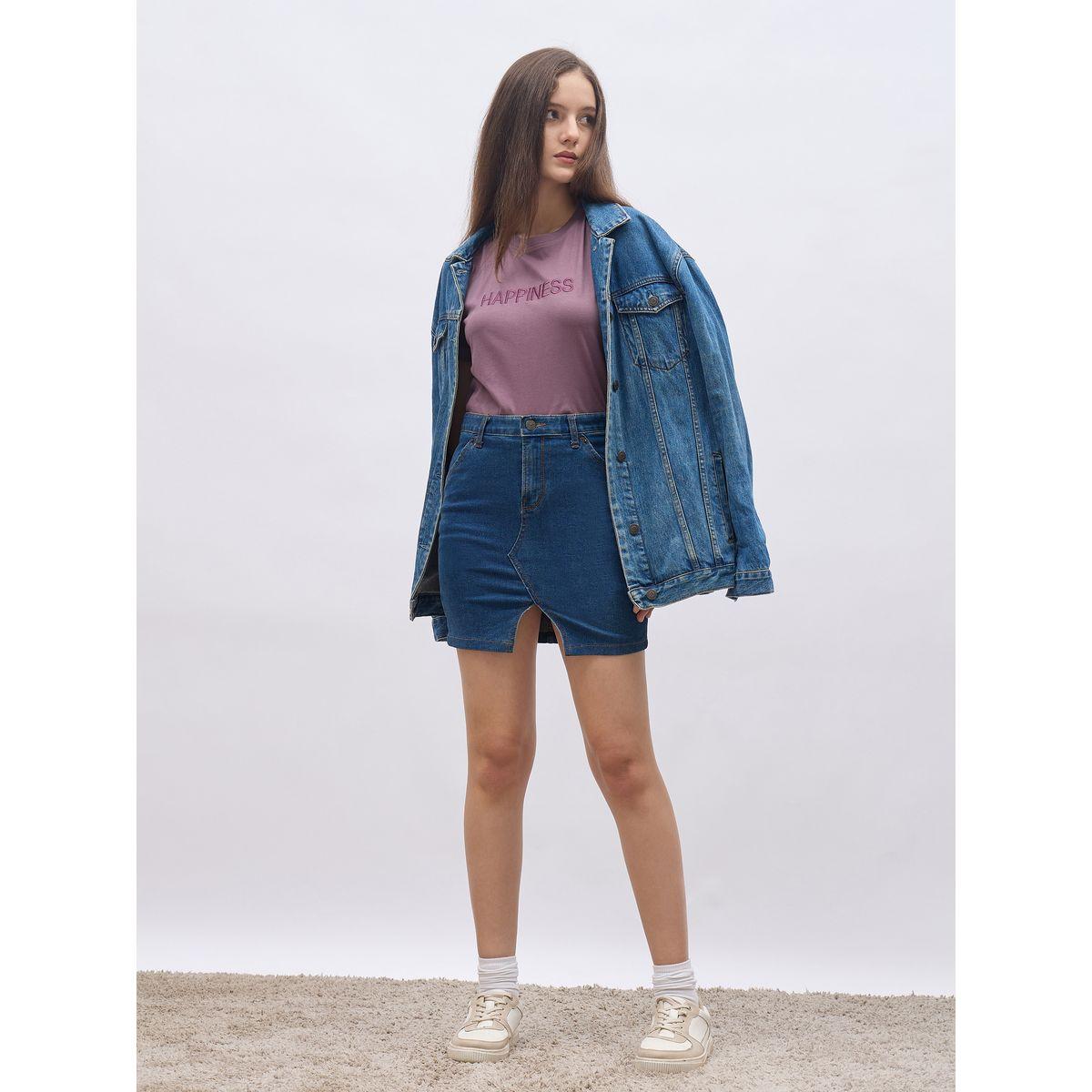 تيشيرت بتفاصيل كتابة مُطرزة مع أكمام قصيرة-women-clothing-tshirts-image-1
