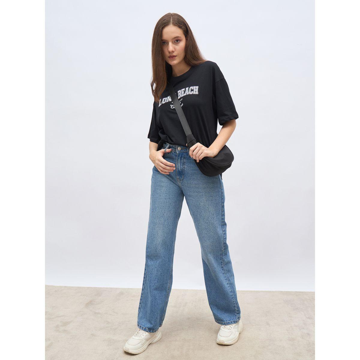 تيشيرت فضفاض بتفاصيل مُطرزة-women-clothing-tshirts-image-1