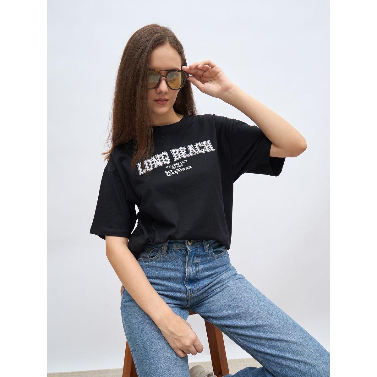 تيشيرت فضفاض بتفاصيل مُطرزة-women-clothing-tshirts-image-6
