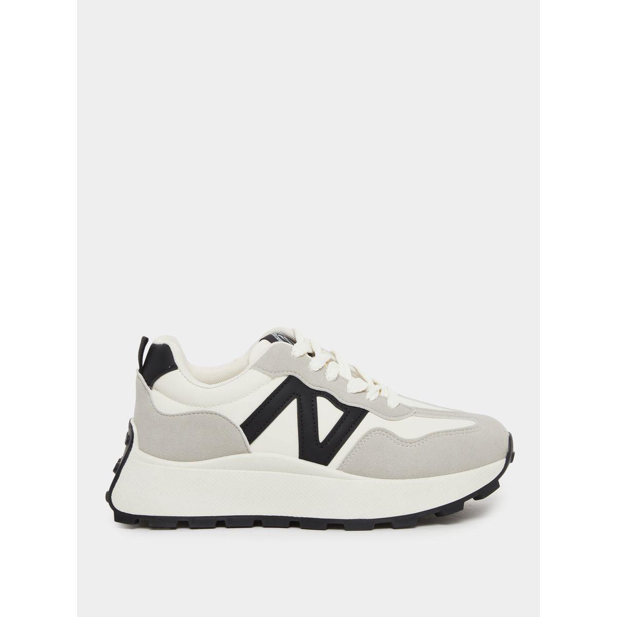 حذاء سنيكرز بنمط كتل الالوان ورباط غلق-women-shoes-sneakers-image-1