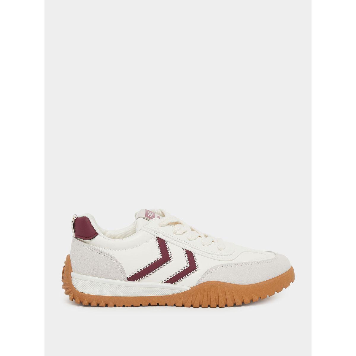 حذاء سنيكرز بمعب ريترو ورباط غلق-women-shoes-sneakers-image-1