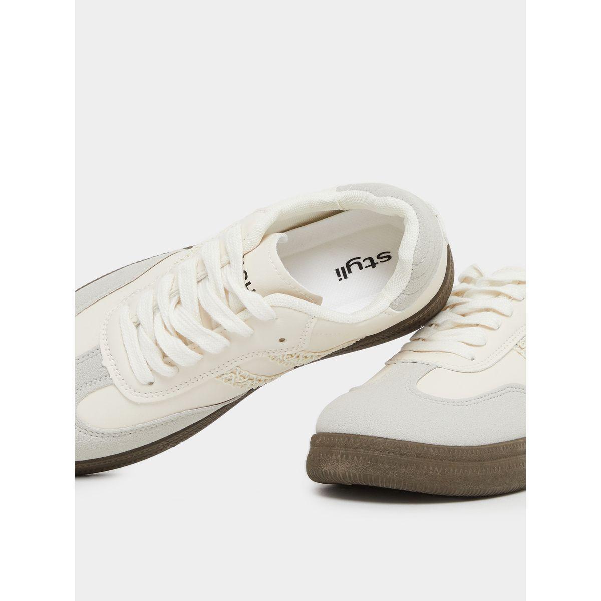 حذاء سنيكرز بنمط كتل الالوان ورباط غلق-women-shoes-sneakers-image-3