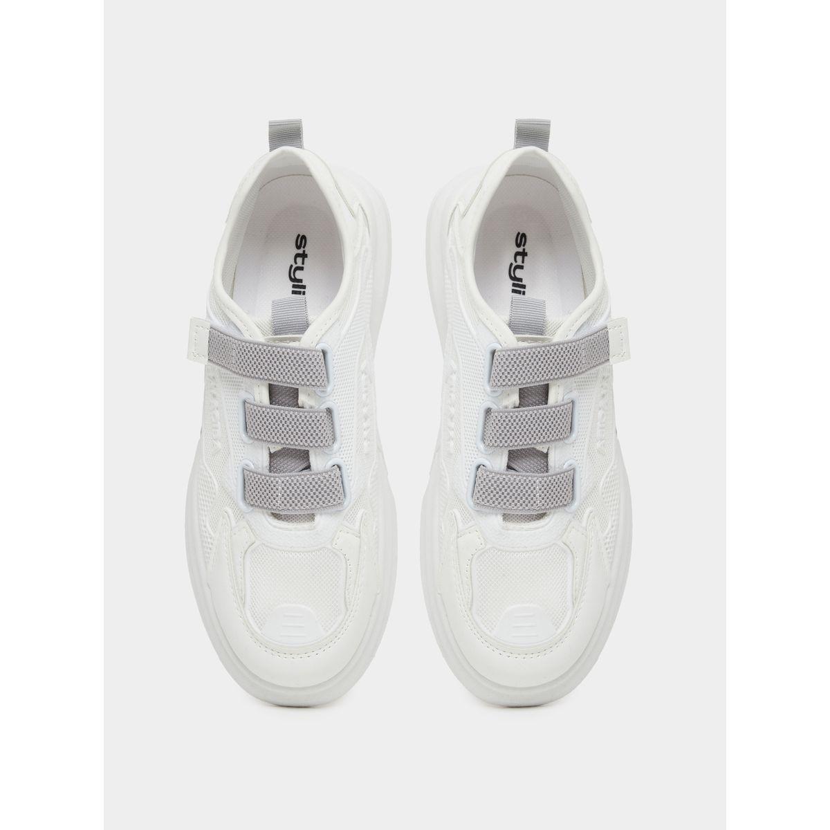 حذاء سنيكرز بحلقة وشريط غلق-women-shoes-sneakers-image-5