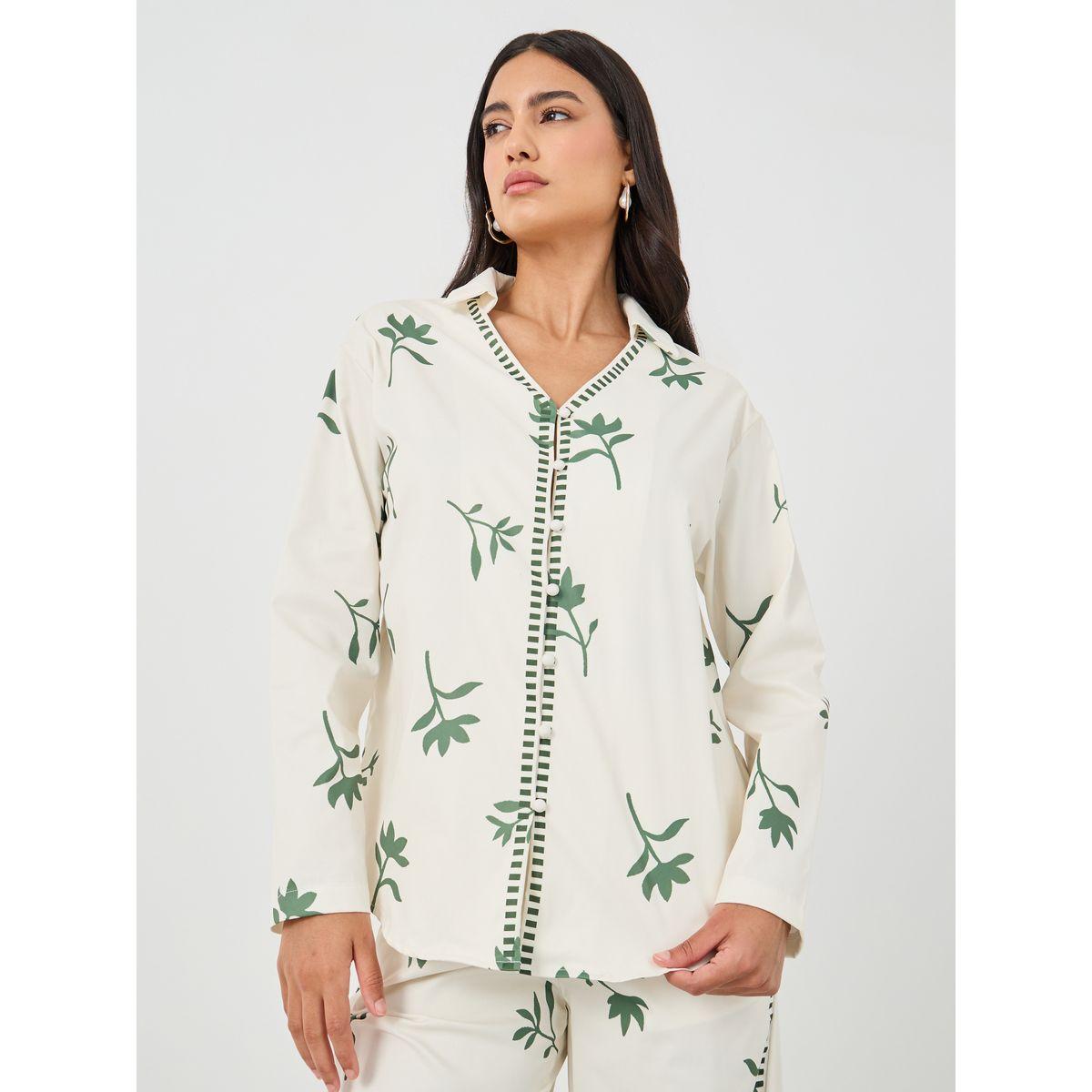 طقم منسق من بنطال وبلوزة مطبعة بتفاصيل أزرار-women-clothing-coordsets-image-4