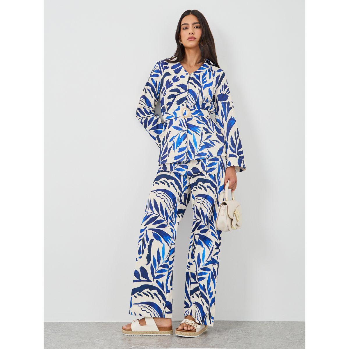 طقم منسق من بنطال وبلوزة مطبعة مع حزام-women-clothing-coordsets-image-1