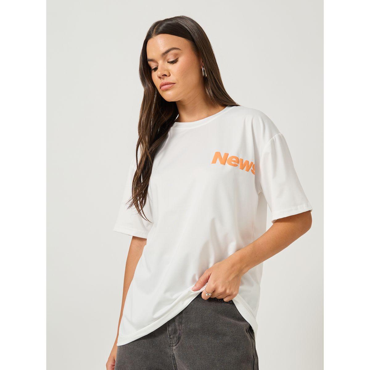 تيشيرت بياقة دائرية وطبعة كتابة-women-clothing-tshirts-image-3