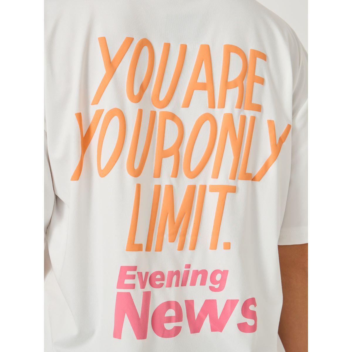 تيشيرت بياقة دائرية وطبعة كتابة-women-clothing-tshirts-image-5