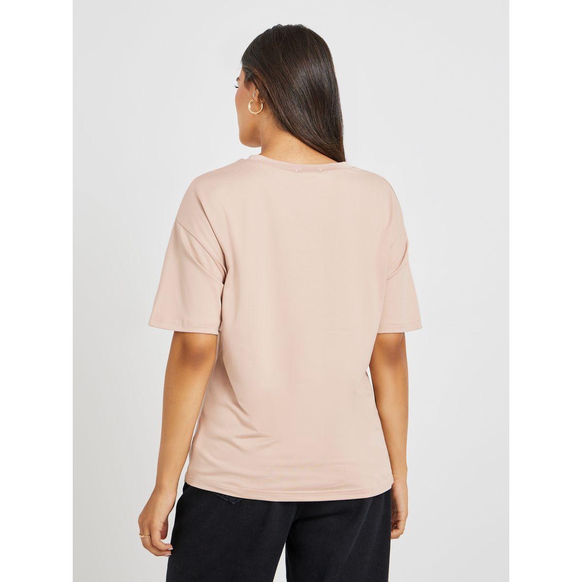 تيشيرت بطبعة كتابة وياقة دائرية-women-clothing-tshirts-image-5