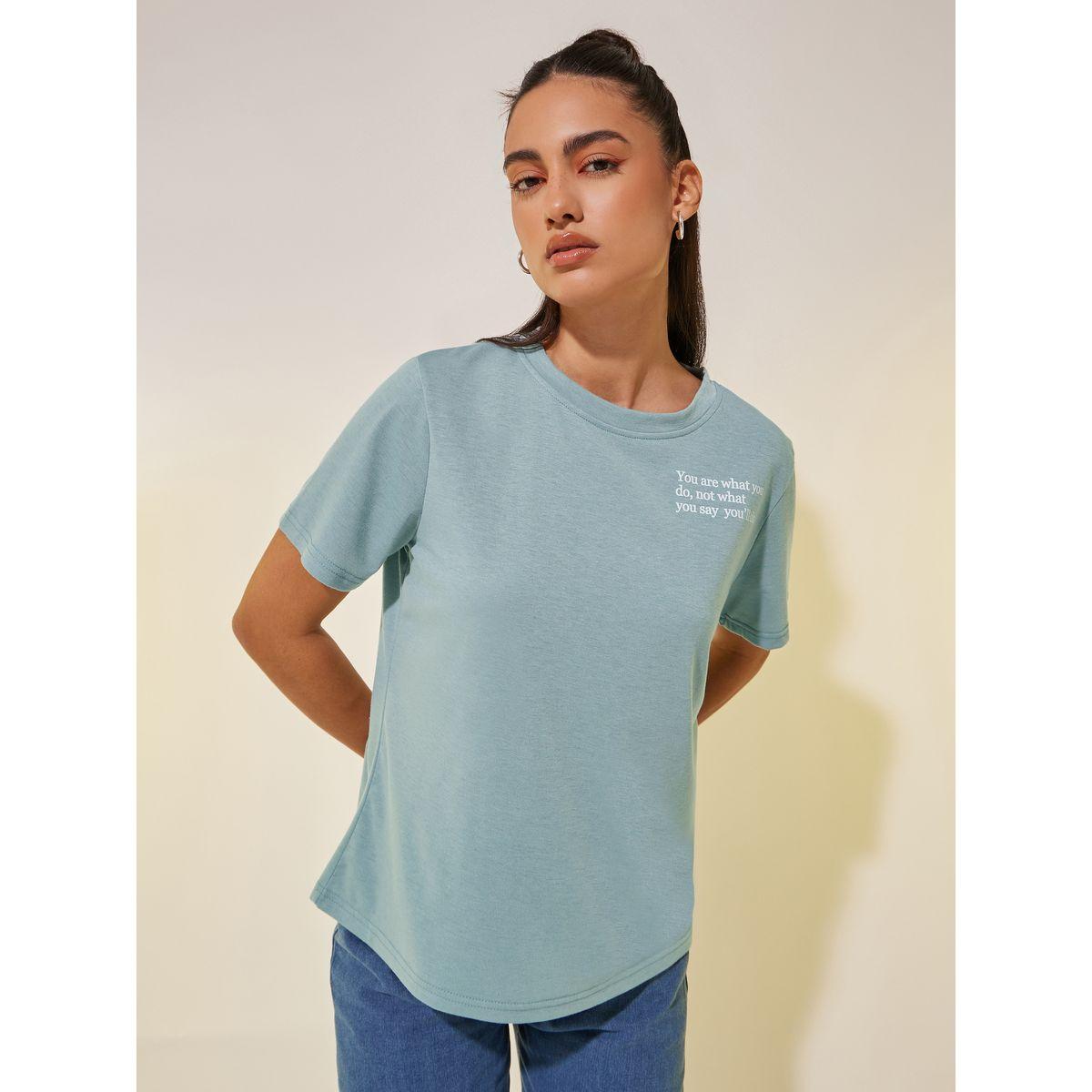 تيشيرت بطبعة كتابة وياقة دائرية-women-clothing-tshirts-image-3