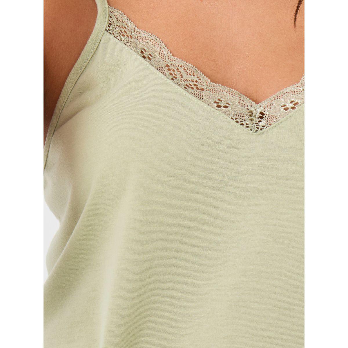طقم بيجاما من بنطال وبلوزة بحمالات وتفاصيل دانتيل-women-clothing-nightwear-pyjamas-longsets-image-4