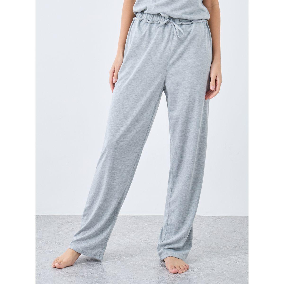 طقم من بنطال بيجاما وبلوزة بطبعة كتابة-women-clothing-nightwear-pyjamas-longsets-image-5