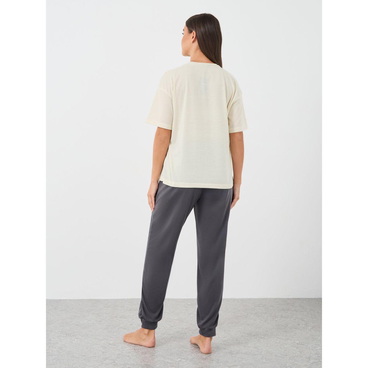 Styli Slogan Print Round Neck T-Shirt and Pyjama Set-women-clothing-nightwear-pyjamas-longsets-image-6