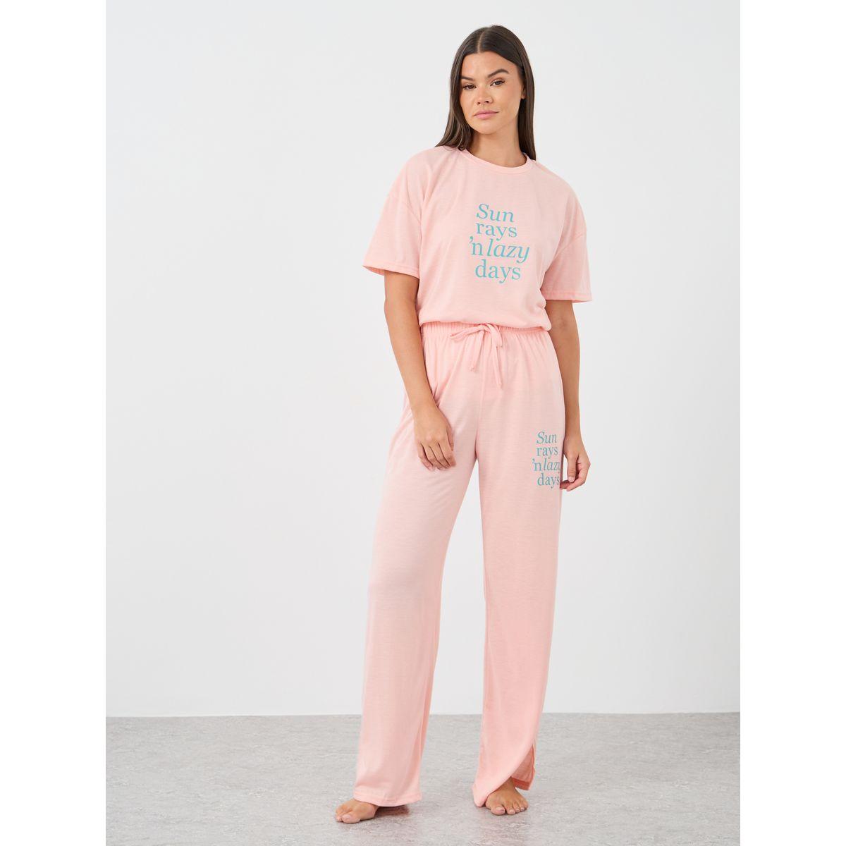 طقم بيجاما من بنطال وتيشيرت بطبعة كتابة-women-clothing-nightwear-pyjamas-longsets-image-4