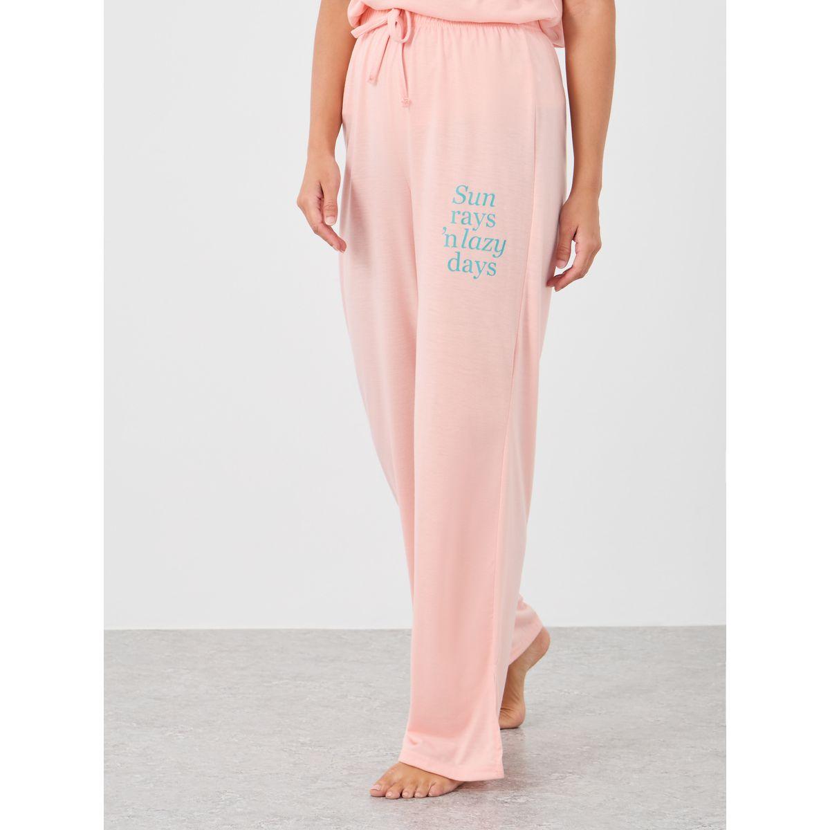 طقم بيجاما من بنطال وتيشيرت بطبعة كتابة-women-clothing-nightwear-pyjamas-longsets-image-5