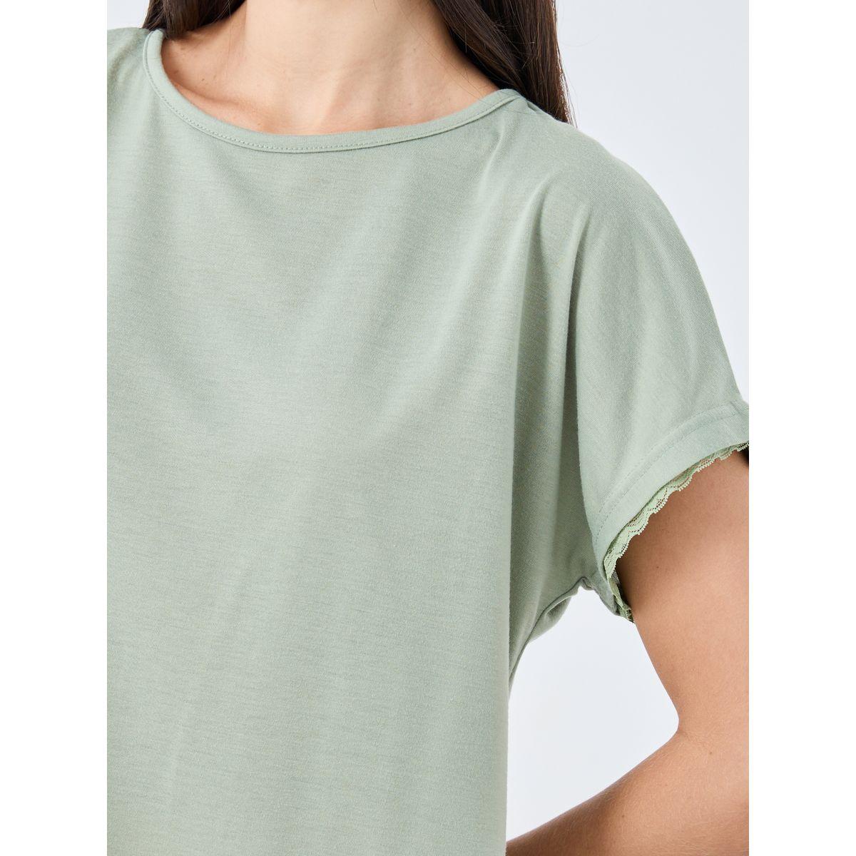 طقم من بنطال بيجاما وتيشيرت بتفاصيل دانتيل-women-clothing-nightwear-pyjamas-longsets-image-3
