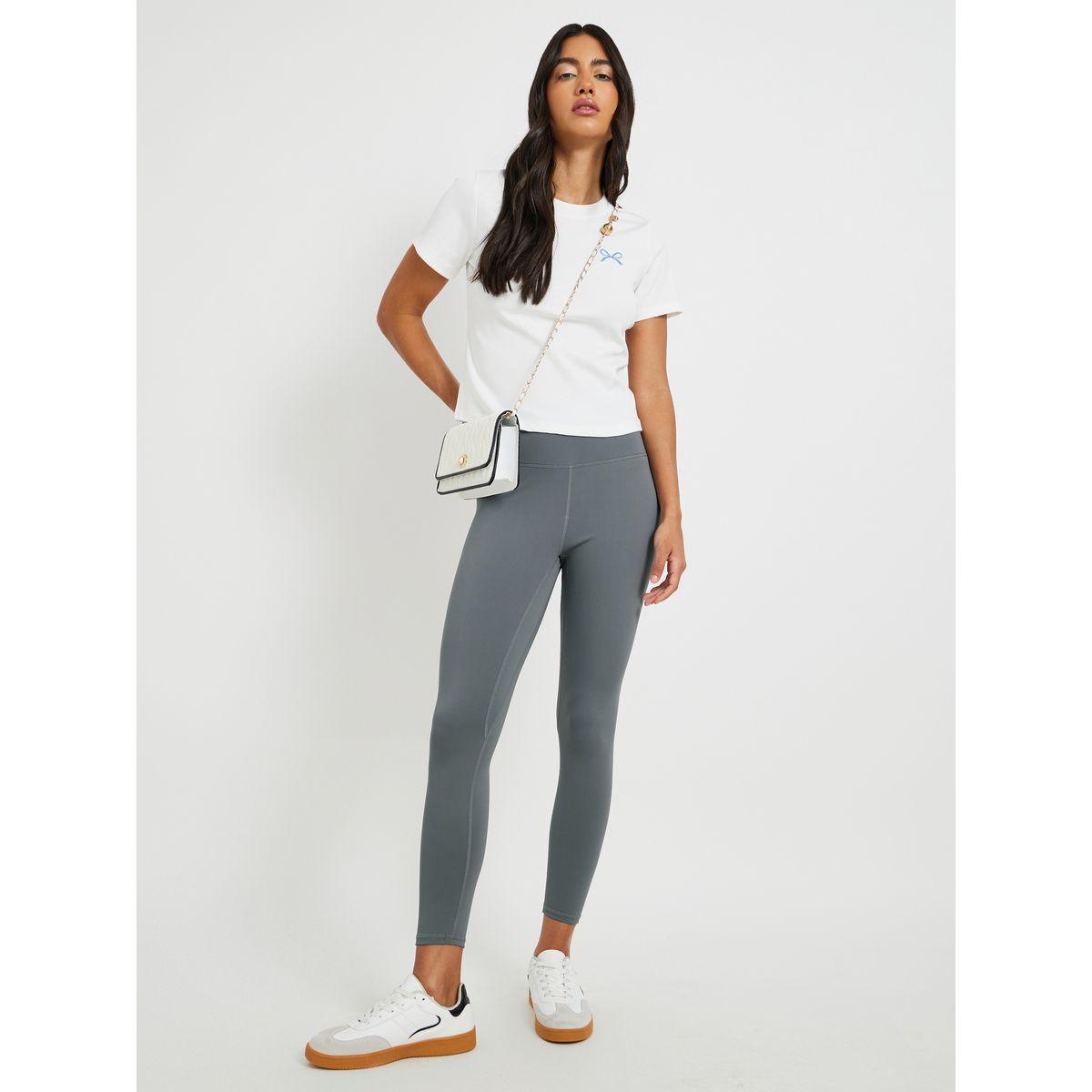 ليقنز سادة قصير بتفاصيل درزات-women-clothing-bottoms-leggings-image-1