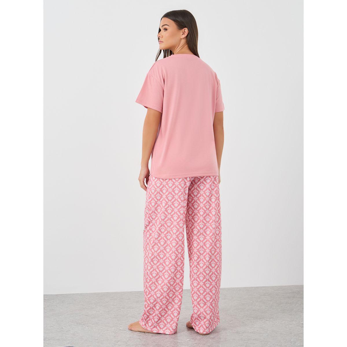 Styli Printed Pocket Round Neck T-Shirt and Pyjama Set-women-clothing-nightwear-pyjamas-longsets-image-7