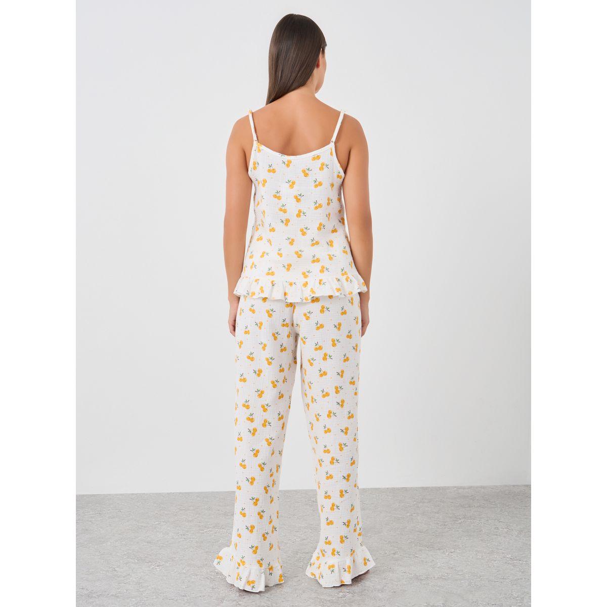 طقم من بنطال بيجاما وبلوزة مطبعة بالكامل بتفاصيل أكتاف كشكش-women-clothing-nightwear-pyjamas-longsets-image-7