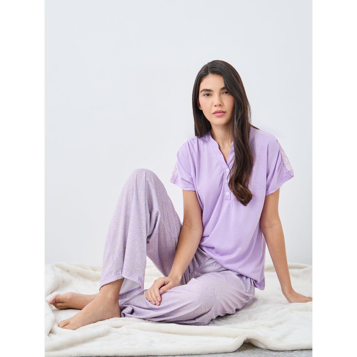 Styli Notch Neck Placket Lace Back T-Shirt and Leopard Pyjama Set-women-clothing-nightwear-pyjamas-longsets-image-1
